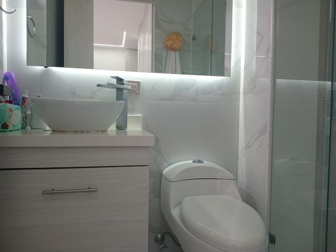 Apartamento de 3 alcobas en arriendo en El Castillo, Medellín, 157 m² · foto 19 de 20