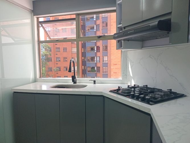 Apartamento de 3 alcobas en arriendo en El Castillo, Medellín, 157 m² · foto 9 de 20