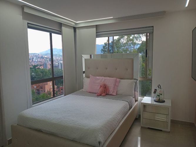Apartamento de 3 alcobas en arriendo en El Castillo, Medellín, 157 m² · foto 11 de 20