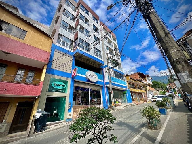 Local en venta en La Ospina, La Estrella, 35 m² · foto 2 de 9