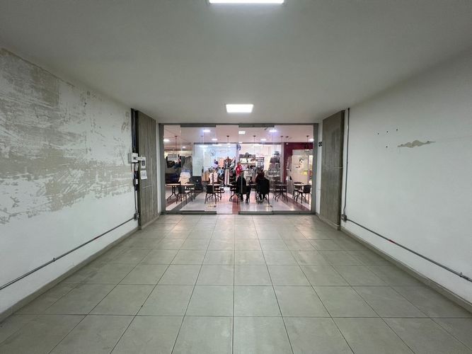 Local en venta en La Ospina, La Estrella, 35 m² · foto 8 de 9
