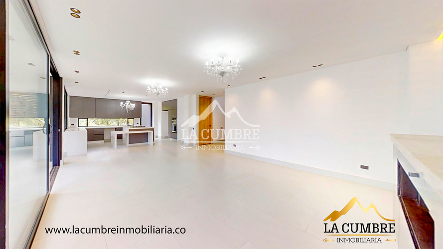 Casa de 4 alcobas en venta en Cola Del Zorro, Medellín, 441 m² · foto 2 de 24