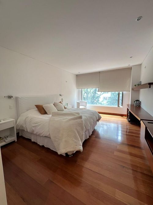Apartamento de 2 alcobas en venta en Chico Norte, Bogotá, 245 m² · foto 6 de 10