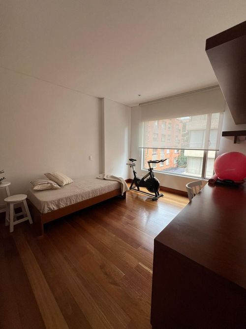 Apartamento de 2 alcobas en venta en Chico Norte, Bogotá, 245 m² · foto 8 de 10