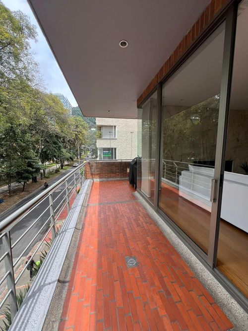 Apartamento de 2 alcobas en venta en Chico Norte, Bogotá, 245 m² · foto 10 de 10