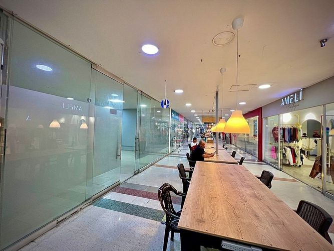 Local en venta en La Ospina, La Estrella, 61 m² · foto 2 de 9