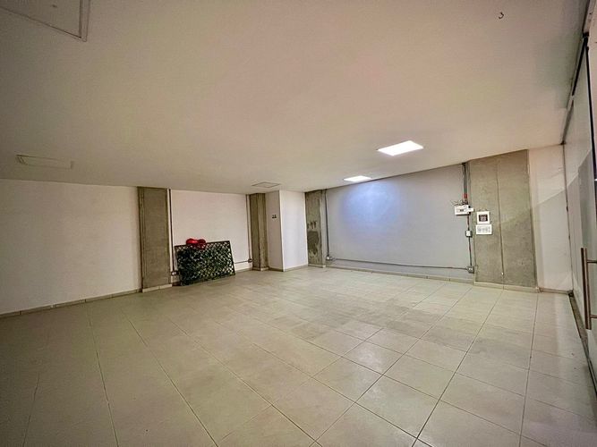 Local en venta en La Ospina, La Estrella, 61 m² · foto 3 de 9