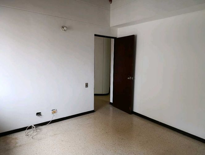 Apartamento de 3 alcobas en venta en Conquistadores, Medellín, 132 m² · foto 10 de 24