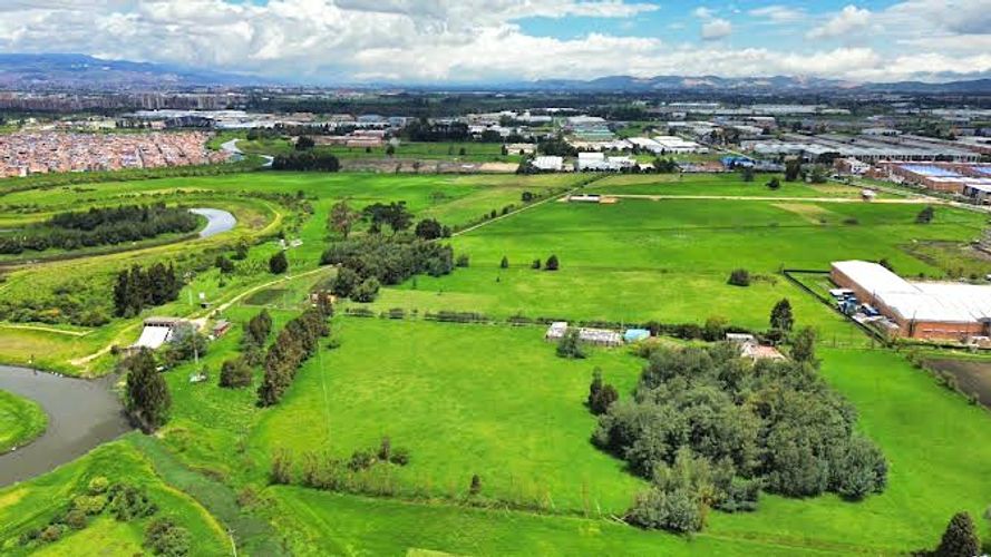 Lote en venta en Siberia, Cota, 44 m² · foto 3 de 20
