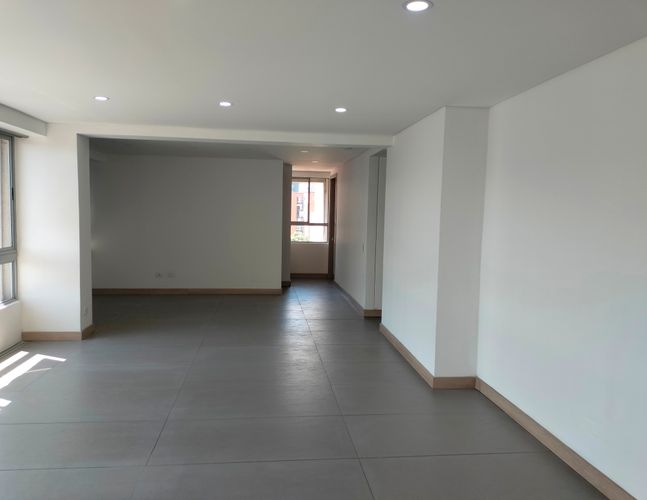 Apartamento en arriendo en El Poblado, Medellín, 86 m² · foto 6 de 16