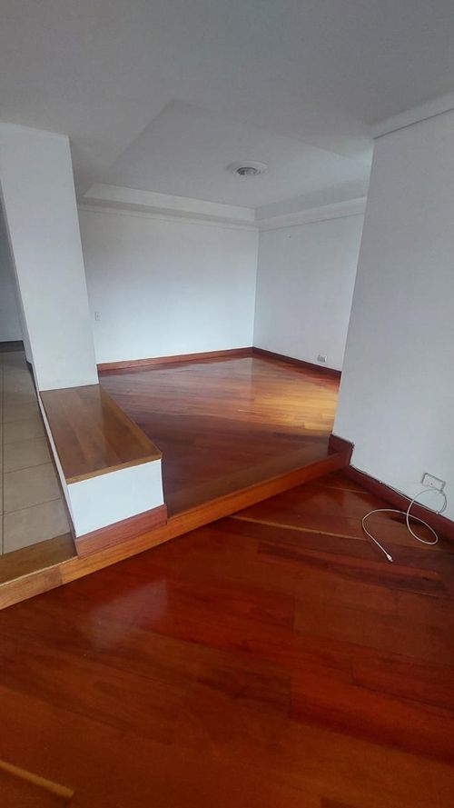 Apartamento de 3 alcobas en arriendo en Los Balsos, Medellín, 200 m² · foto 5 de 16