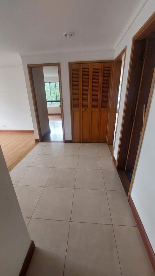 Apartamento de 3 alcobas en arriendo en Los Balsos, Medellín, 200 m² · foto 10 de 16