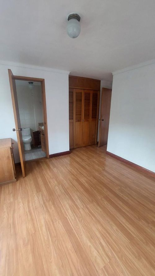 Apartamento de 3 alcobas en arriendo en Los Balsos, Medellín, 200 m² · foto 12 de 16