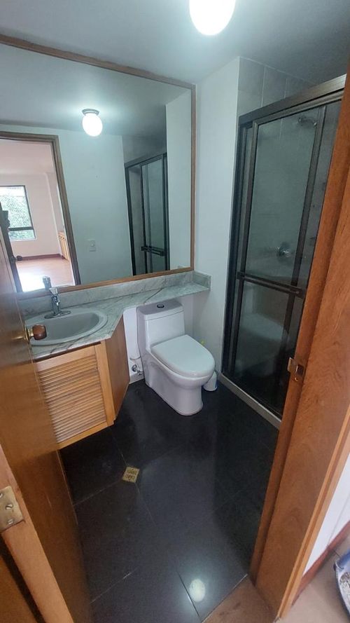 Apartamento de 3 alcobas en arriendo en Los Balsos, Medellín, 200 m² · foto 13 de 16