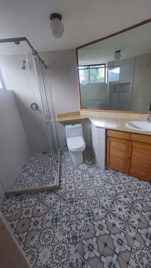 Apartamento de 3 alcobas en arriendo en Los Balsos, Medellín, 200 m² · foto 15 de 16