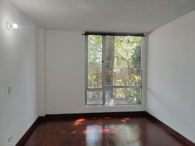 Apartamento de 3 alcobas en arriendo en El Poblado, Medellín, 127 m² · foto 9 de 17