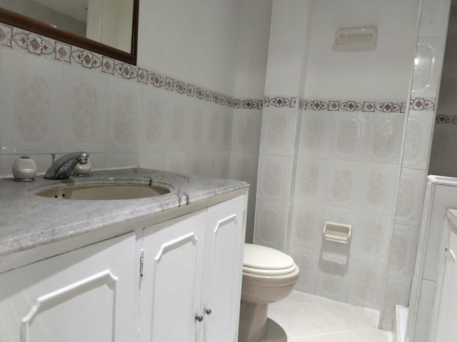 Apartamento de 3 alcobas en arriendo en El Poblado, Medellín, 127 m² · foto 16 de 17