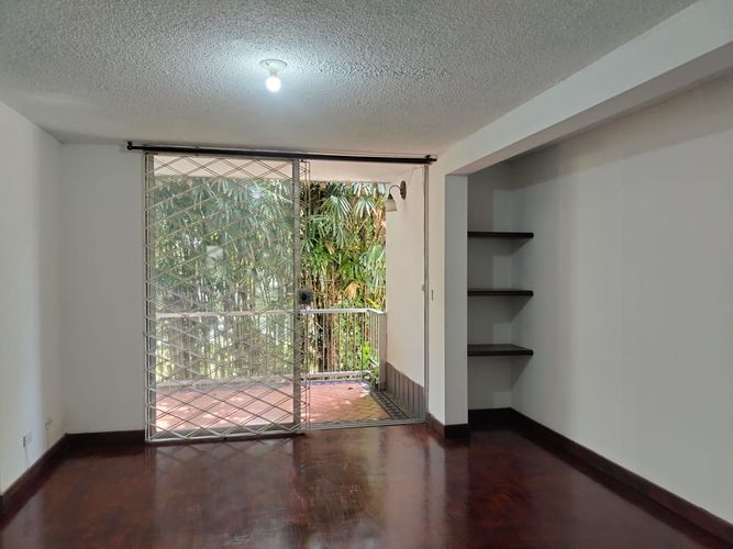 Apartamento de 3 alcobas en arriendo en El Poblado, Medellín, 127 m² · foto 2 de 17