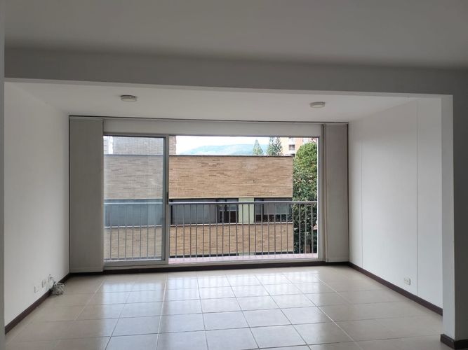 Apartamento de 3 alcobas en arriendo en El Poblado, Medellín, 84 m² · foto 2 de 17