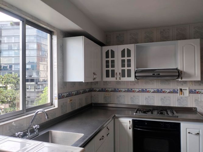 Apartamento de 3 alcobas en arriendo en El Poblado, Medellín, 84 m² · foto 3 de 17