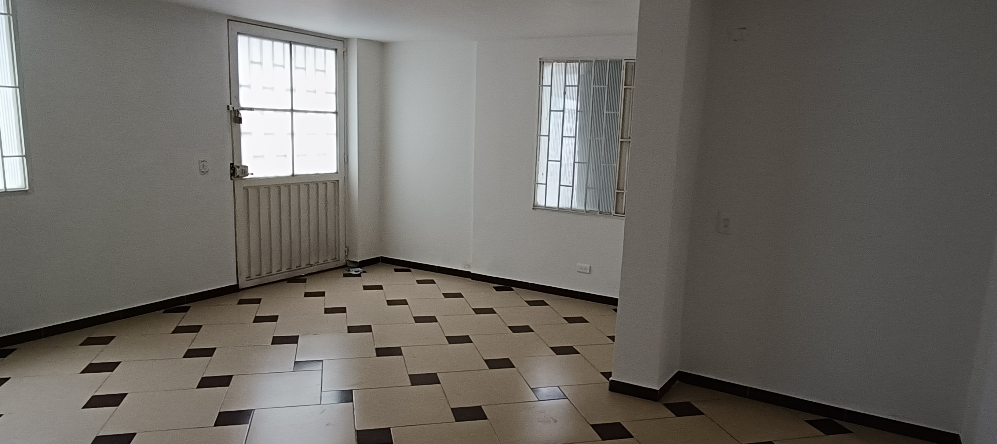 Casa en venta en Mandalay, Bogotá · foto 2 de 22