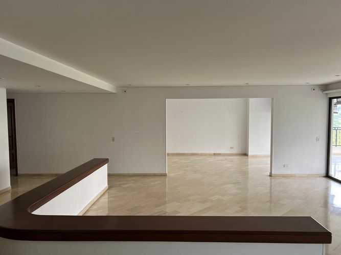 Apartamento de 4 alcobas en venta en Santa Teresita, Cali, 290 m² · foto 4 de 23