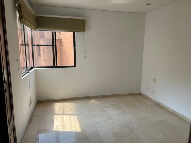 Apartamento de 4 alcobas en venta en Santa Teresita, Cali, 290 m² · foto 13 de 23
