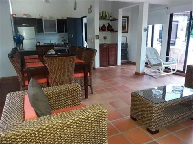 Casa de 3 alcobas en arriendo en Ricaurte, 250 m² · foto 7 de 20