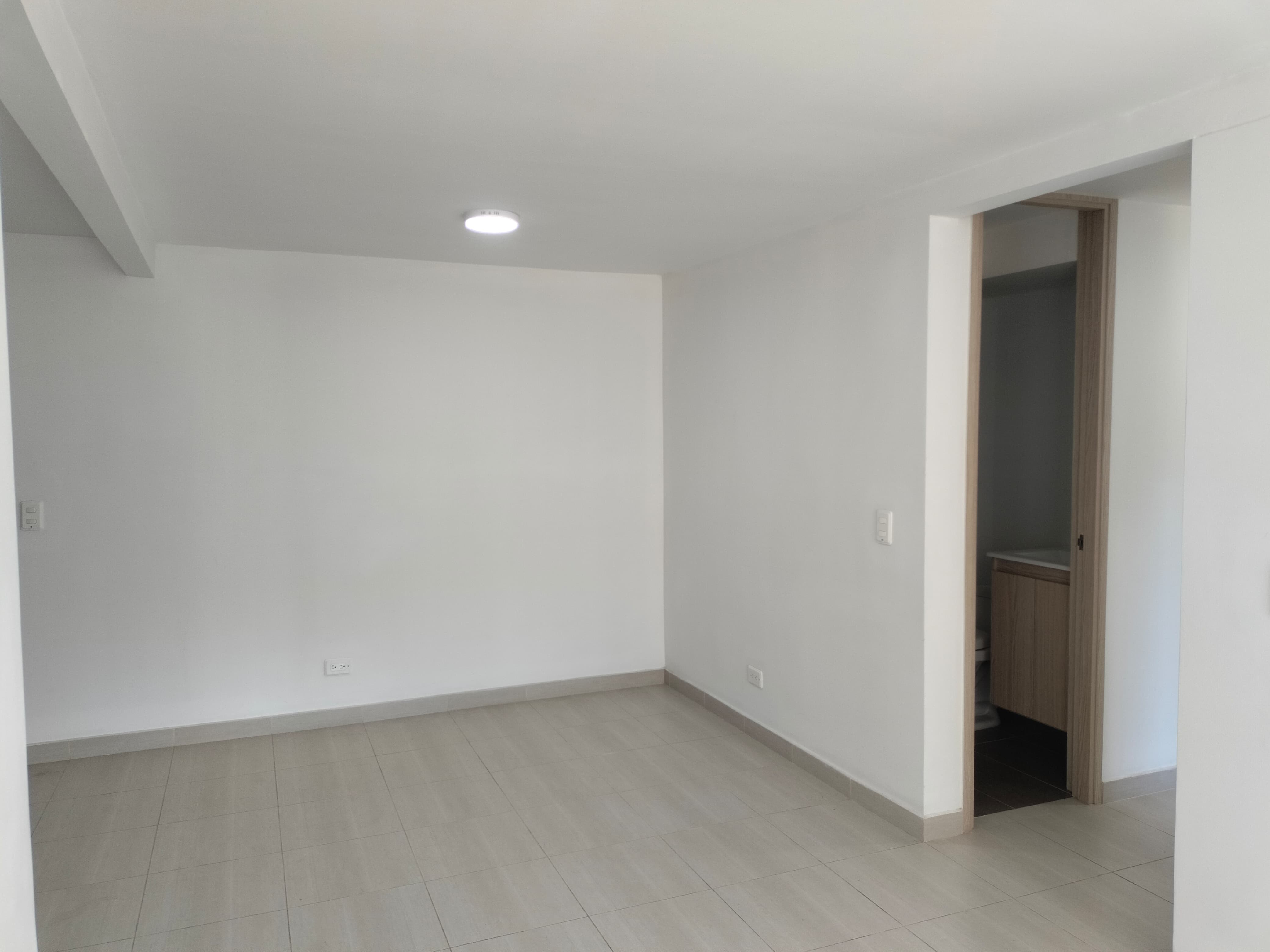 Apartamento en arriendo en El Poblado, Medellín · foto 2 de 16