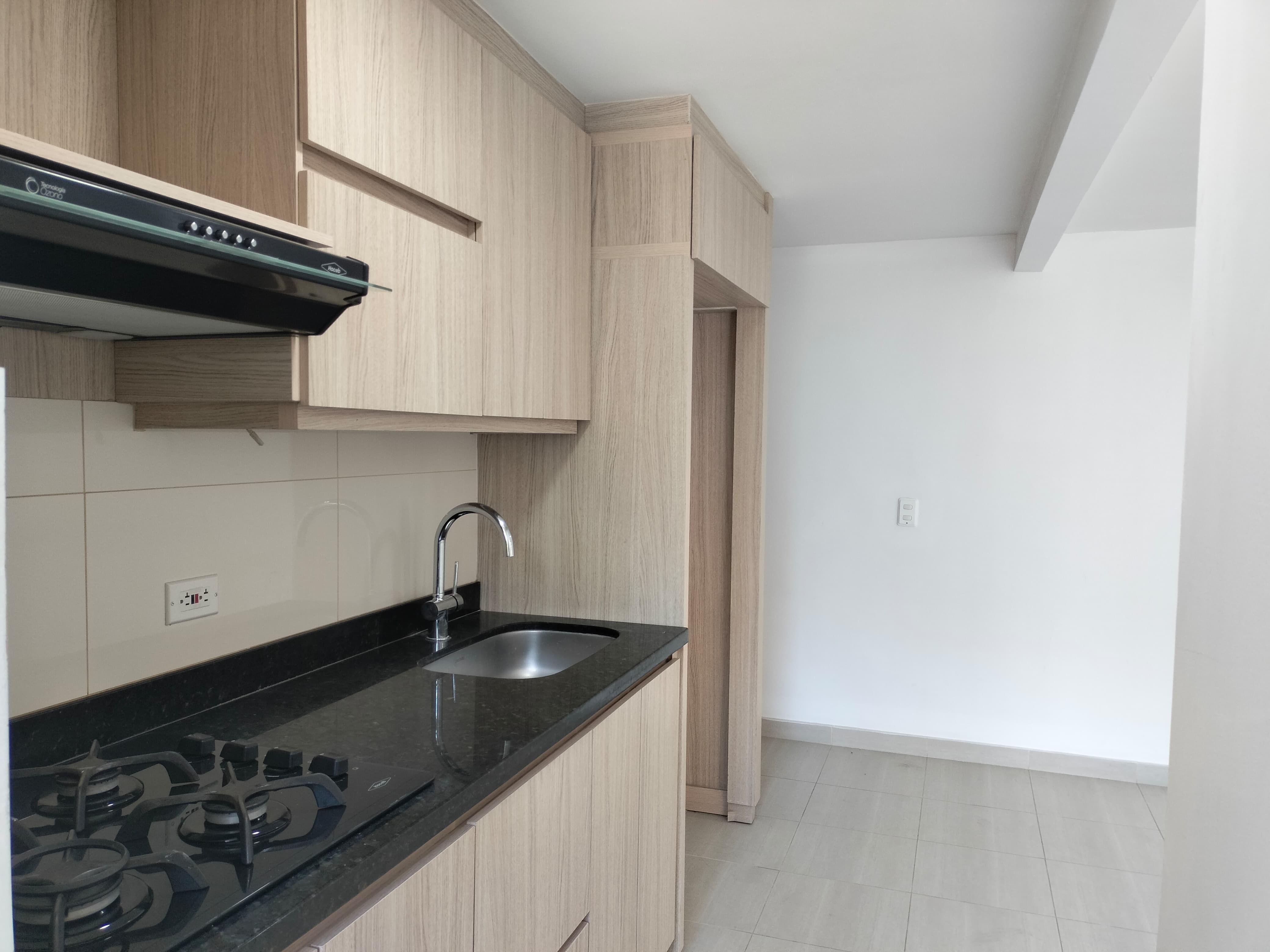 Apartamento en arriendo en El Poblado, Medellín · foto 5 de 16