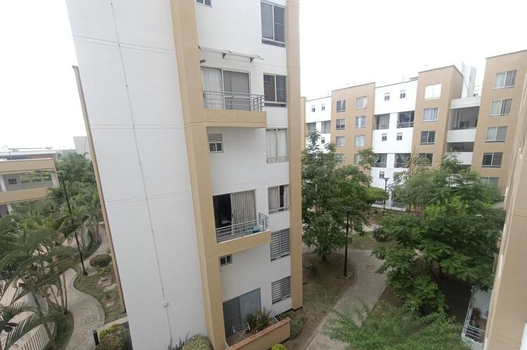 Apartamento de 3 alcobas en venta en Unicentro Palmira, Palmira, 80 m² · foto 2 de 20