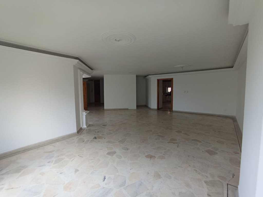 Apartamento en venta en Versalles, Cali · foto 8 de 24