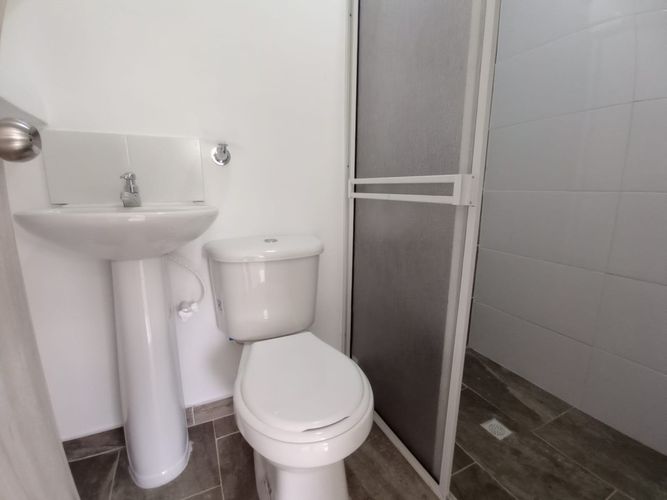 Casa de 6 alcobas en venta en Urbanizacion La Base (Planta Y Talleres), Cali, 268 m² · foto 9 de 23