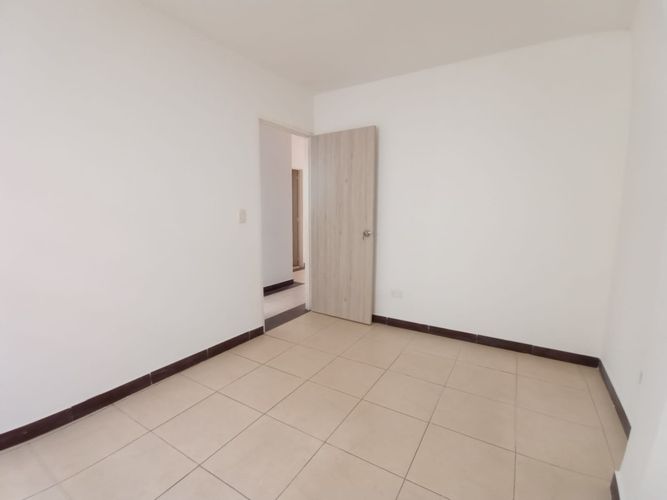 Casa de 6 alcobas en venta en Urbanizacion La Base (Planta Y Talleres), Cali, 268 m² · foto 19 de 23