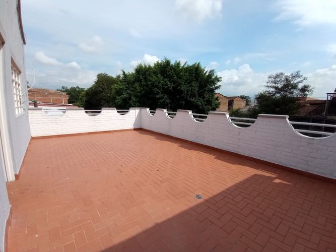 Casa de 6 alcobas en venta en Urbanizacion La Base (Planta Y Talleres), Cali, 268 m² · foto 22 de 23