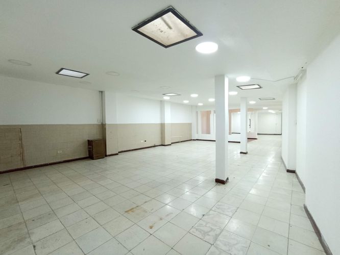 Local en arriendo en Centenario, Cali, 302 m² · foto 2 de 19