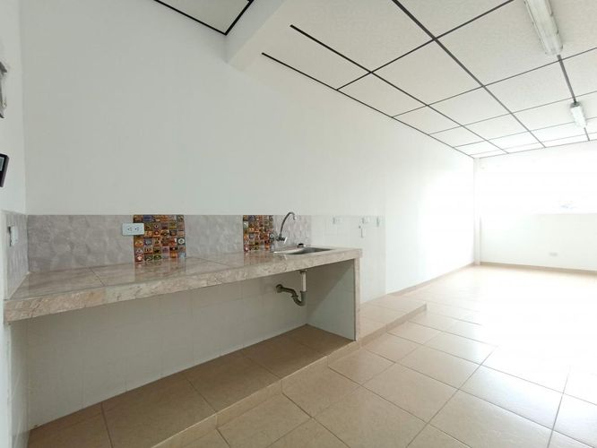 Local en arriendo en Guayaquil, Cali, 44 m² · foto 7 de 10
