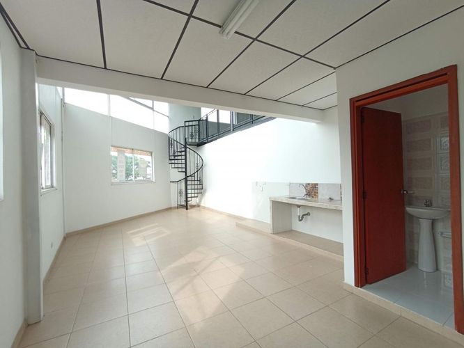 Local en arriendo en Guayaquil, Cali, 95 m² · foto 3 de 10