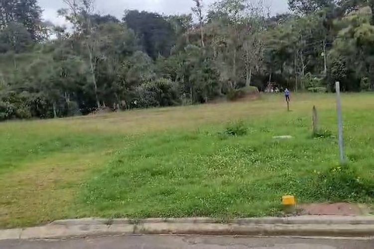 Lote en venta en Loma Del Chocho, Envigado, 2612 m² · foto 3 de 4