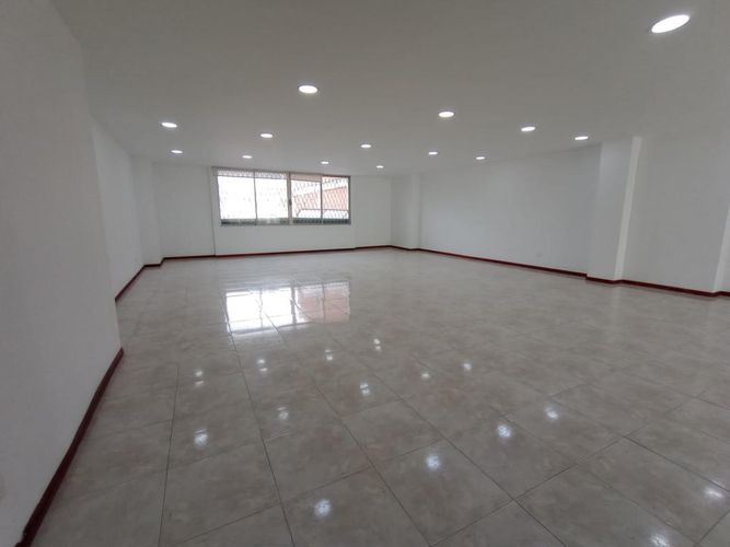 Edificio en arriendo en Los Libertadores, Cali, 1484 m² · foto 13 de 24