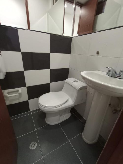 Edificio en arriendo en Los Libertadores, Cali, 1484 m² · foto 22 de 24