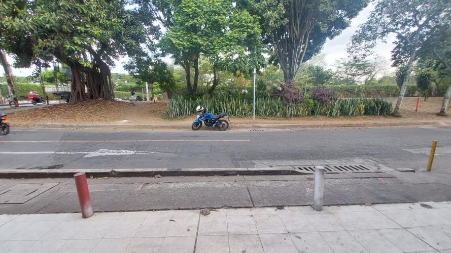 Local en arriendo en La Esmeralda, Cali, 35 m² · foto 2 de 17