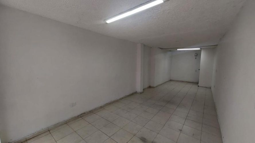 Local en arriendo en La Esmeralda, Cali, 35 m² · foto 10 de 17