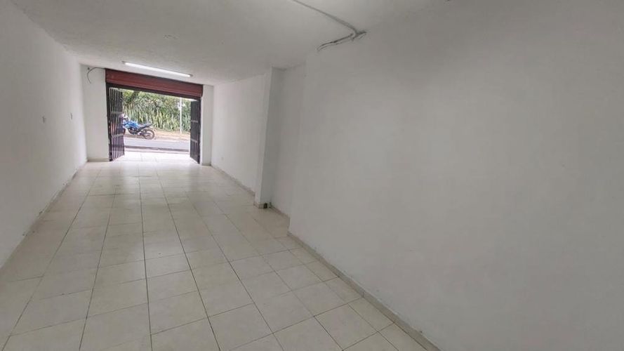 Local en arriendo en La Esmeralda, Cali, 35 m² · foto 12 de 17