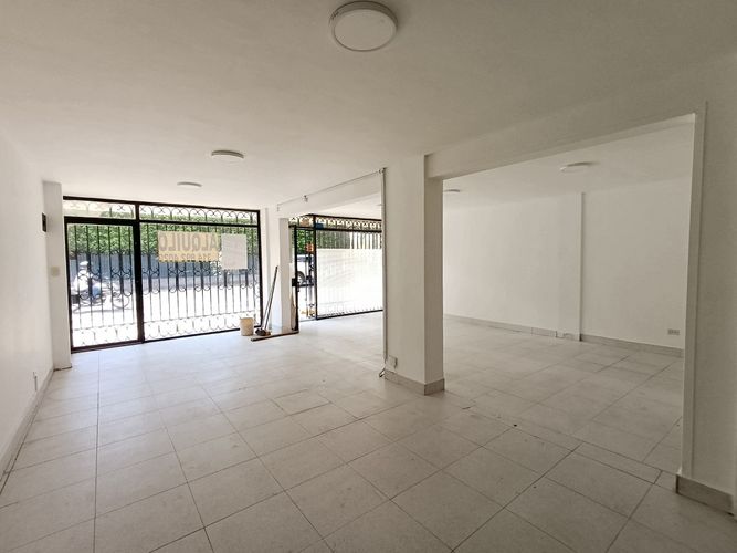 Local en arriendo en Granada, Cali, 105 m² · foto 2 de 9