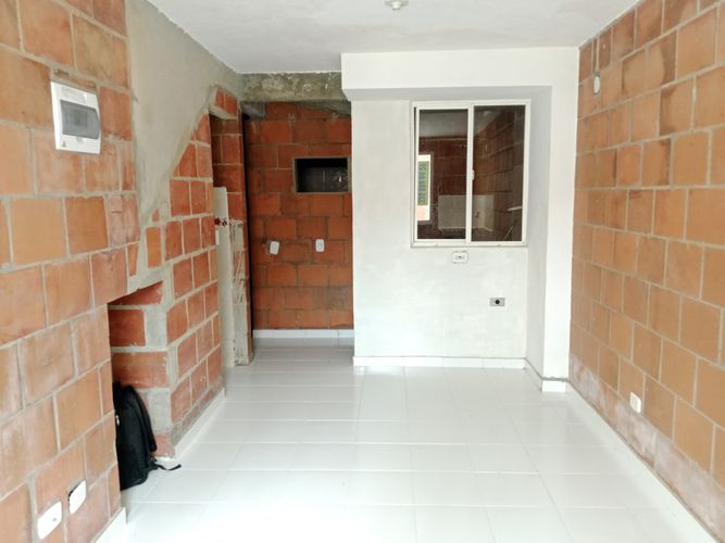 Casa de 2 alcobas en venta en Cd. Terranova, Jamundí, 47 m² · foto 2 de 10