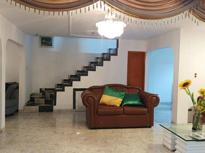 Casa de 4 alcobas en venta en Valle Del Lili, Cali, 320 m² · foto 7 de 24