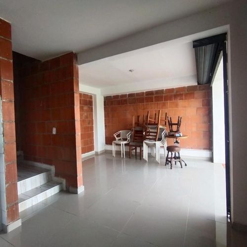 Casa en venta en Alameda, Cali · foto 4 de 24
