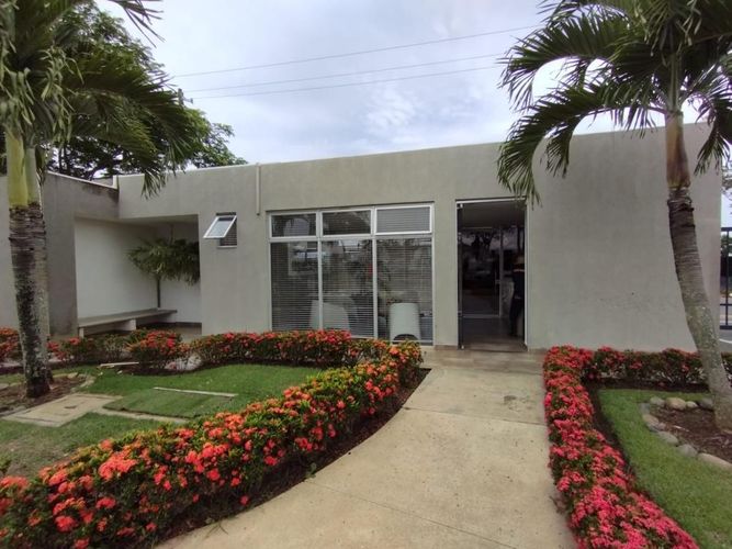 Casa de 3 alcobas en venta en Ciudad Country, Jamundí, 100 m² · foto 2 de 24