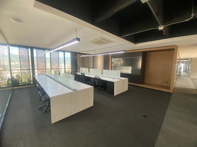 Oficina en arriendo en El Poblado, Medellín, 420 m² · foto 9 de 20